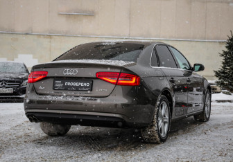 Подержанный автомобиль Audi A4 Sedan 2015 года (7 фото)