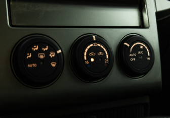 Подержанный автомобиль Nissan X-Trail 2006 года (18 фото)