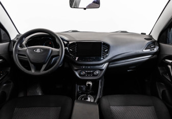 Подержанный автомобиль LADA (ВАЗ) Vesta Sedan 2017 года (10 фото)