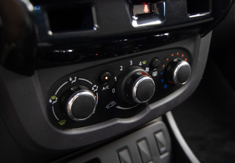 Подержанный автомобиль Renault Duster 2017 года (15 фото)