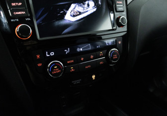 Подержанный автомобиль Nissan Qashqai 2017 года (16 фото)