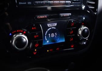 Подержанный автомобиль Nissan Juke 2012 года (14 фото)