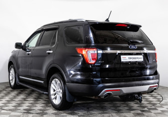 Подержанный автомобиль Ford Explorer 2017 года (7 фото)