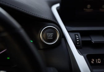 Подержанный автомобиль Lexus NX 2018 года (16 фото)