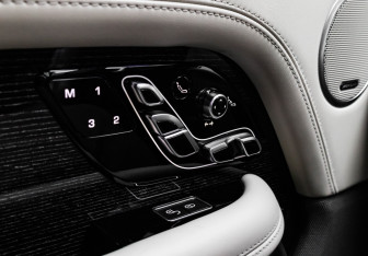 Подержанный автомобиль Land Rover Range Rover 2019 года (26 фото)