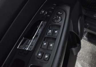 Подержанный автомобиль SsangYong Rexton 2008 года (15 фото)