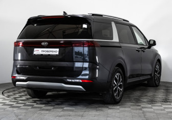 Подержанный автомобиль Kia Carnival 2020 года (6 фото)