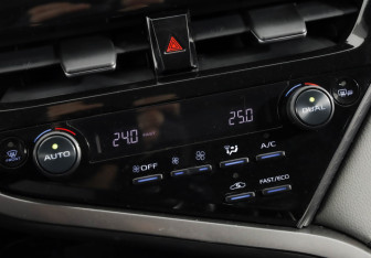 Подержанный автомобиль Toyota Camry Sedan 2021 года (17 фото)