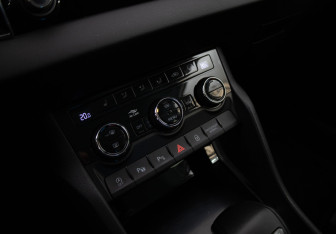 Подержанный автомобиль Skoda Karoq 2020 года (13 фото)