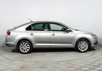 Подержанный автомобиль Skoda Rapid Liftback 2021 года (4 фото)