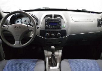 Подержанный автомобиль Chery Tiggo (T11) 2011 года (14 фото)