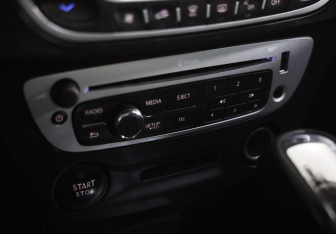 Подержанный автомобиль Renault Fluence 2016 года (14 фото)