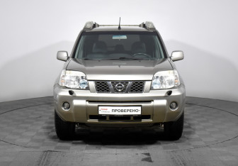 Подержанный автомобиль Nissan X-Trail 2006 года (2 фото)