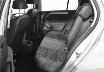 Подержанный автомобиль Volkswagen Golf Hatchback 2010 года (11 фото)