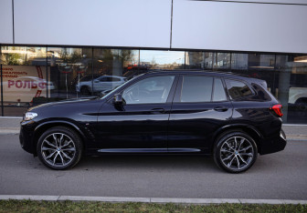 Подержанный автомобиль BMW X3 2024 года (7 фото)