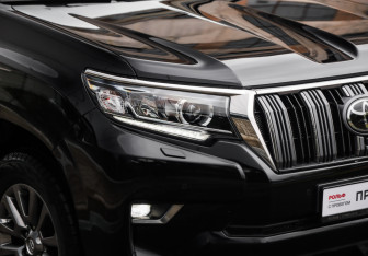 Подержанный автомобиль Toyota Land Cruiser Prado 2018 года (11 фото)