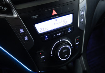 Подержанный автомобиль Hyundai Santa Fe 2013 года (17 фото)