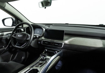 Подержанный автомобиль Geely Coolray 2023 года (9 фото)