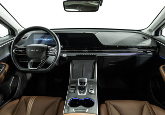 Подержанный автомобиль Omoda C5 2023 года (13 фото)