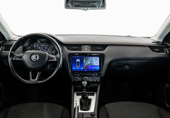 Подержанный автомобиль Skoda Octavia Liftback 2013 года (10 фото)