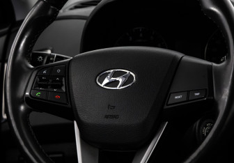 Подержанный автомобиль Hyundai Creta 2018 года (11 фото)