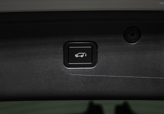 Подержанный автомобиль Changan UNI-K 2023 года (25 фото)