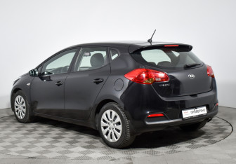 Подержанный автомобиль Kia Ceed Hatchback 2015 года (7 фото)
