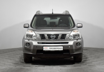 Подержанный автомобиль Nissan X-Trail 2010 года (2 фото)