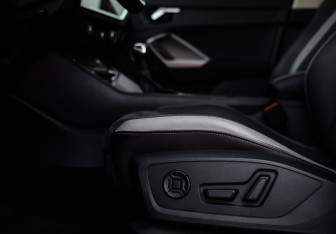 Подержанный автомобиль Audi Q3 2021 года (24 фото)