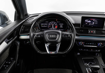 Подержанный автомобиль Audi Q5 2017 года (14 фото)
