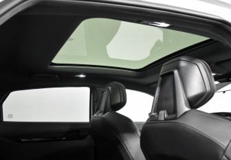 Подержанный автомобиль Changan UNI-V 2023 года (16 фото)