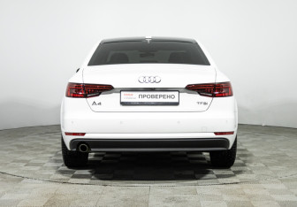 Подержанный автомобиль Audi A4 Sedan 2018 года (6 фото)