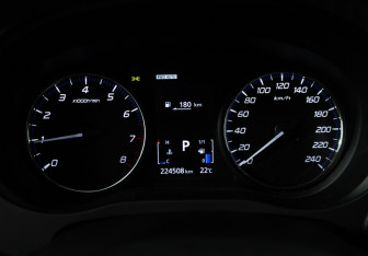 Подержанный автомобиль Mitsubishi Outlander 2018 года (12 фото)