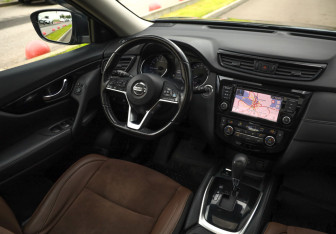 Подержанный автомобиль Nissan X-Trail 2021 года (10 фото)