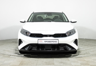 Подержанный автомобиль Kia K3 Sedan 2021 года (2 фото)
