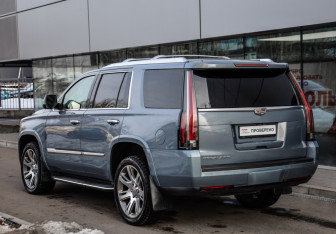 Подержанный автомобиль Cadillac Escalade Suv 2016 года (7 фото)