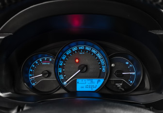 Подержанный автомобиль Toyota Corolla Sedan 2014 года (18 фото)