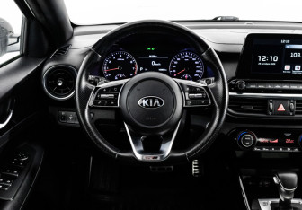 Подержанный автомобиль Kia Cerato Sedan 2020 года (11 фото)