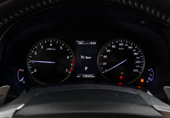 Подержанный автомобиль Lexus NX 2017 года (18 фото)