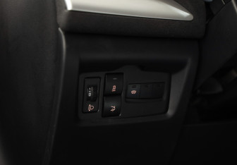 Подержанный автомобиль Citroen C4 Sedan 2014 года (17 фото)