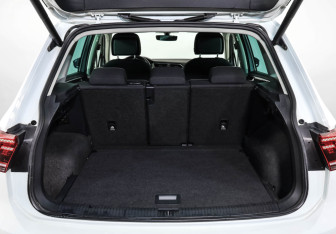 Подержанный автомобиль Volkswagen Tiguan 2018 года (27 фото)