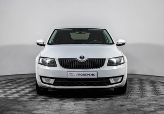Подержанный автомобиль Skoda Octavia Liftback 2016 года (2 фото)