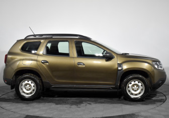 Подержанный автомобиль Renault Duster 2021 года (4 фото)