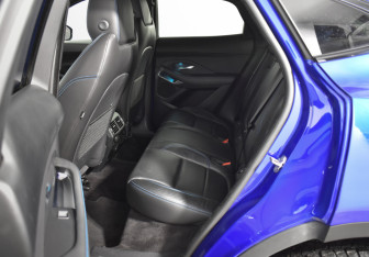 Подержанный автомобиль Jaguar E-Pace 2019 года (12 фото)
