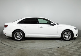 Подержанный автомобиль Audi A4 Sedan 2018 года (4 фото)