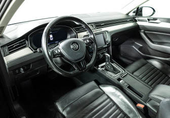 Подержанный автомобиль Volkswagen Passat Sedan 2017 года (11 фото)