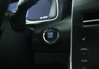 Подержанный автомобиль Toyota Avalon 2022 года (22 фото)