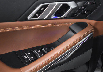 Подержанный автомобиль BMW X6 2019 года (10 фото)