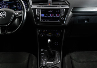 Подержанный автомобиль Volkswagen Tiguan 2017 года (13 фото)