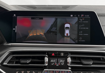Подержанный автомобиль BMW X5 2021 года (21 фото)
